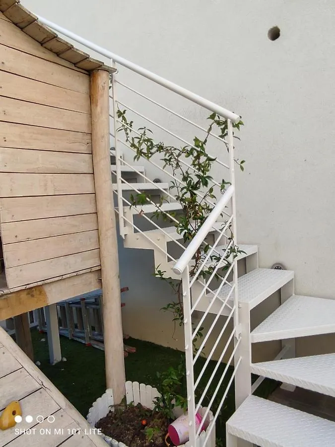 Appartamento Spotorno Con Ampio Terrazzo Attrezzato Anche Con Angolo Cottura 0*,  Italy