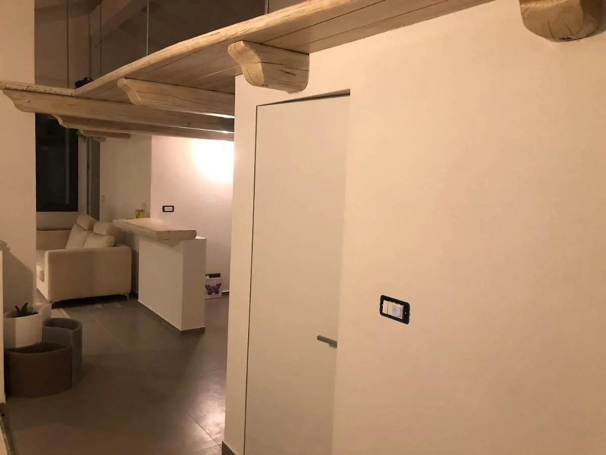 Appartamento Spotorno con ampio terrazzo attrezzato anche con angolo cottura Italia
