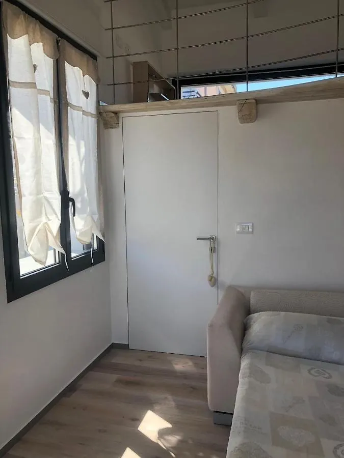 Appartamento Spotorno Con Ampio Terrazzo Attrezzato Anche Con Angolo Cottura