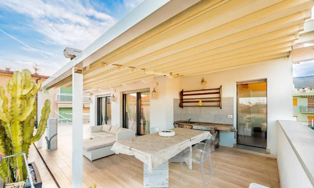Appartamento Spotorno Con Ampio Terrazzo Attrezzato Anche Con Angolo Cottura 0*,  Italy
